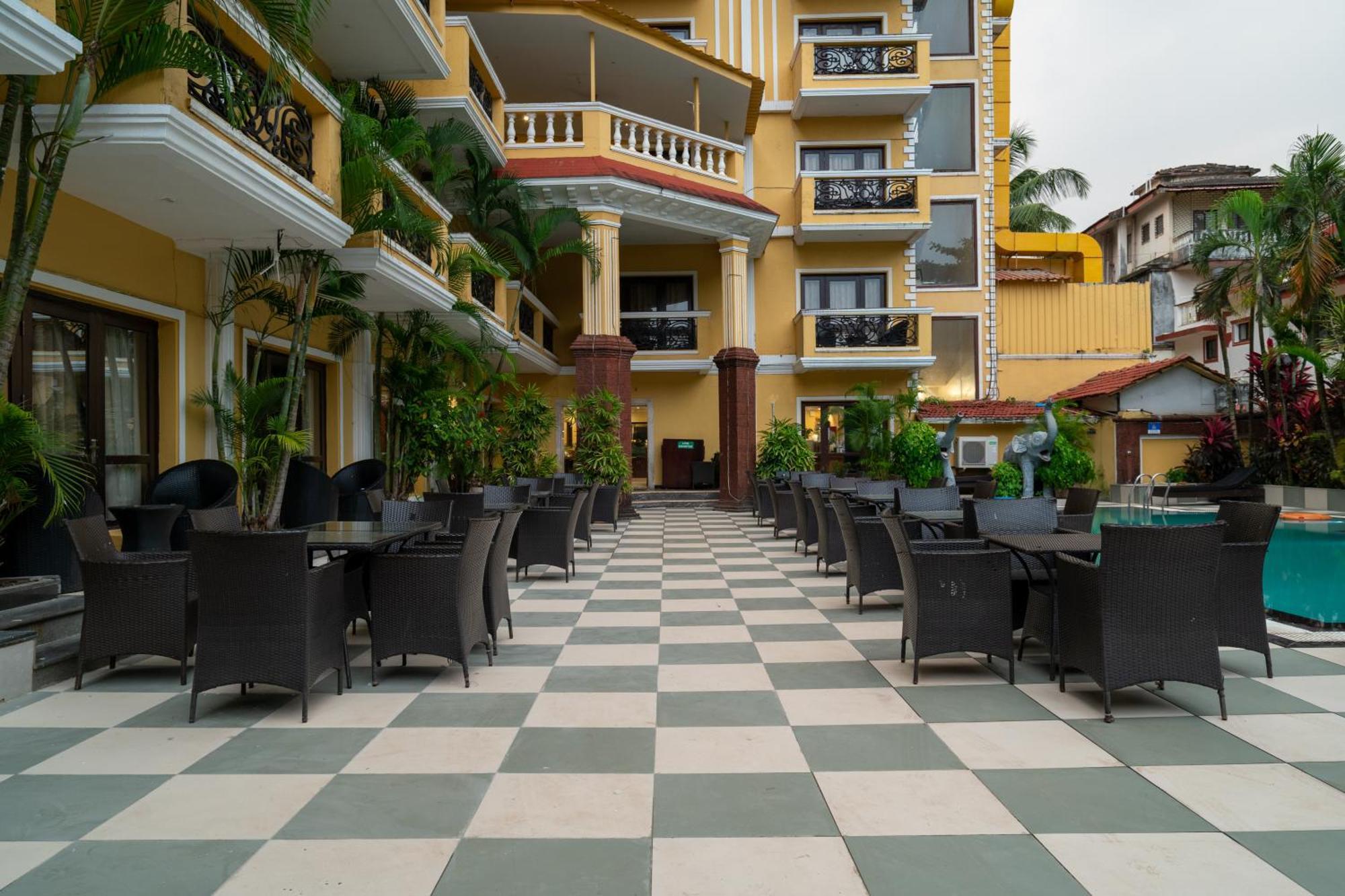 De Alturas Resort Candolim Exterior foto